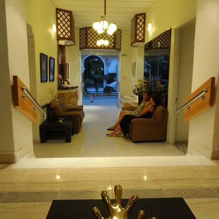 Hotel Kentrikon & 3*