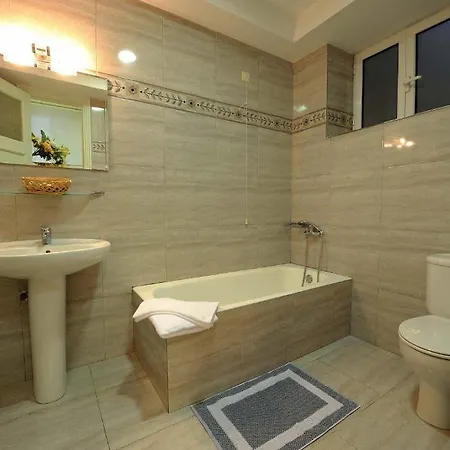 Kentrikon & Hotel 3*